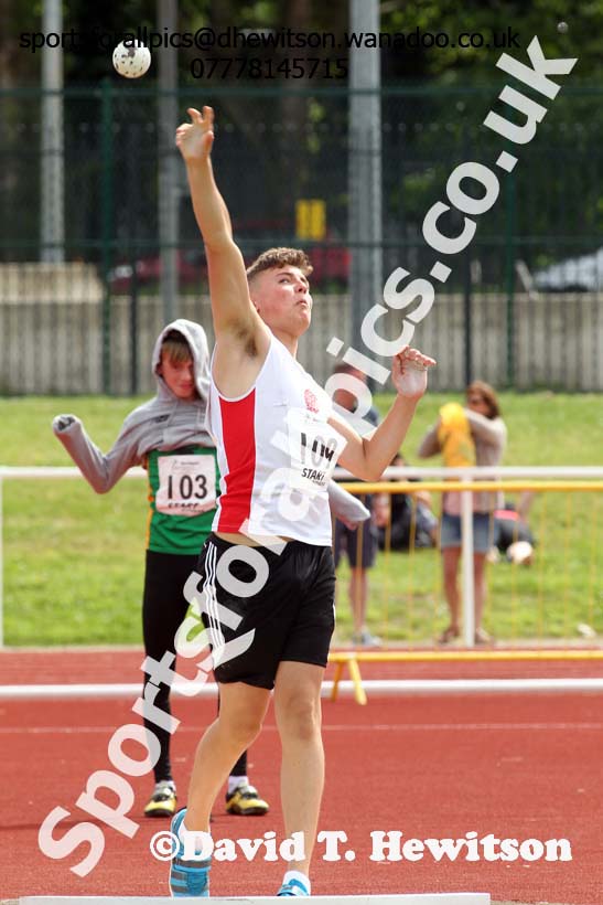 Boys under-15s shot putt, Northern Under-13s, U-15s and 17s Championships. Photo: David T. Hewitson/Sports for All Pics